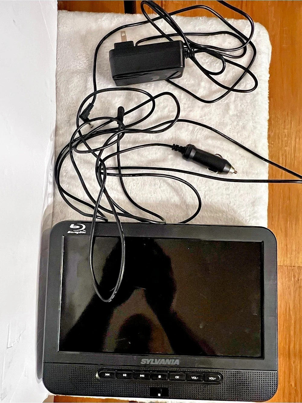 Sylvania SDVD1087 Portable Blu-ray/DVD Player Black
